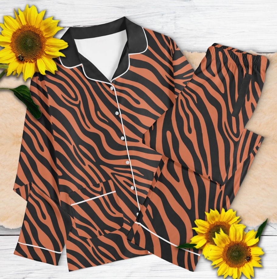 Tiger Stripes Print Pajama Set: Wildlife Animal Print Unisex Adult Loungewear