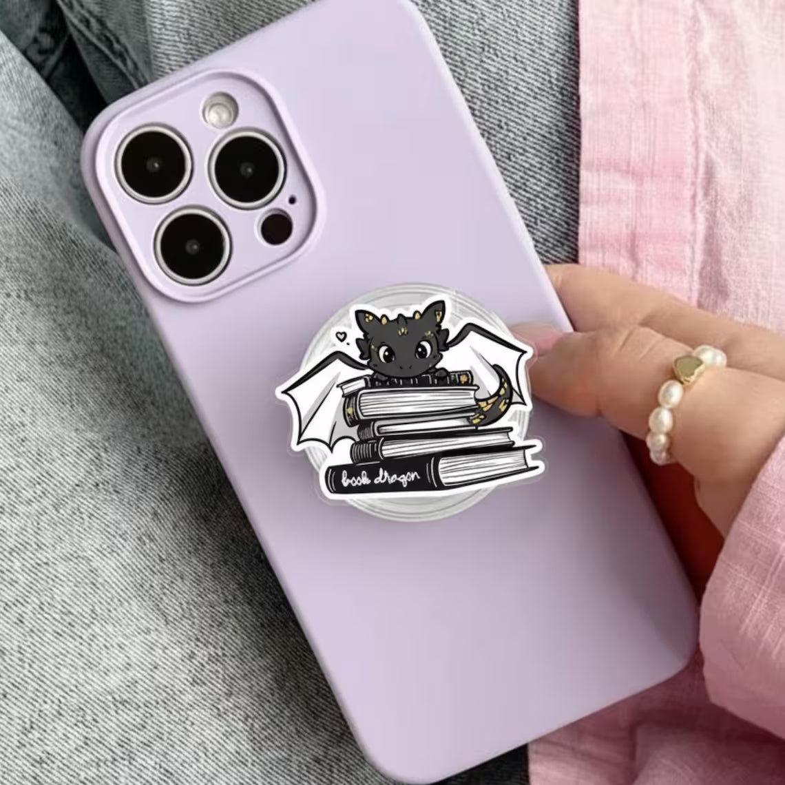 Book Dragon Magnetic Phone Holder : Cute Dragon on Stack of Books MagSafe Kindle Grip, Perfect Gift for Book Lovers, Phone grip