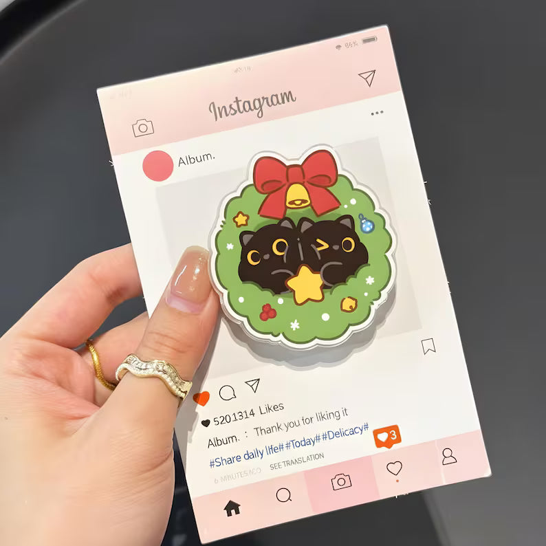 Christmas Wreath Cat MagSafe Phone Grip: Kawaii Holiday Magnetic Grip, Cute Black Cat Phone Holder, Festive Gift for Teens & Cat Lovers